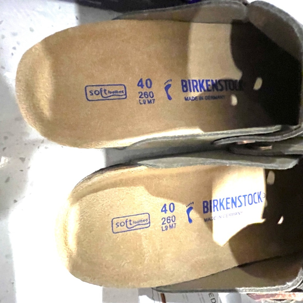 BIRKENSTOCK BOSTON TAUPE CLOG 
BRAND NEW NEVER WORN Size 40 - Picture 3 of 3